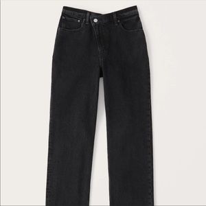 Abercrombie & Fitch The ‘90s Straight Ultra High Rise Curve Love